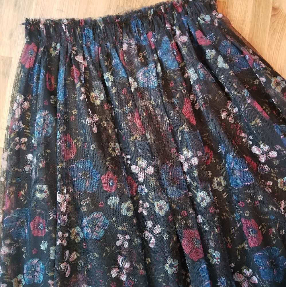 LC Snow White Collection Skirt